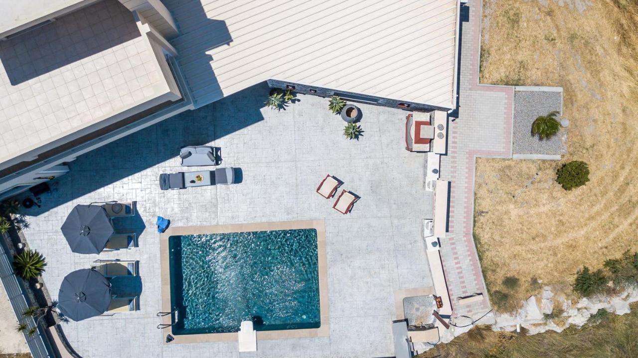 Des & Coo Luxury Villa With Private Pool ファリラキ エクステリア 写真